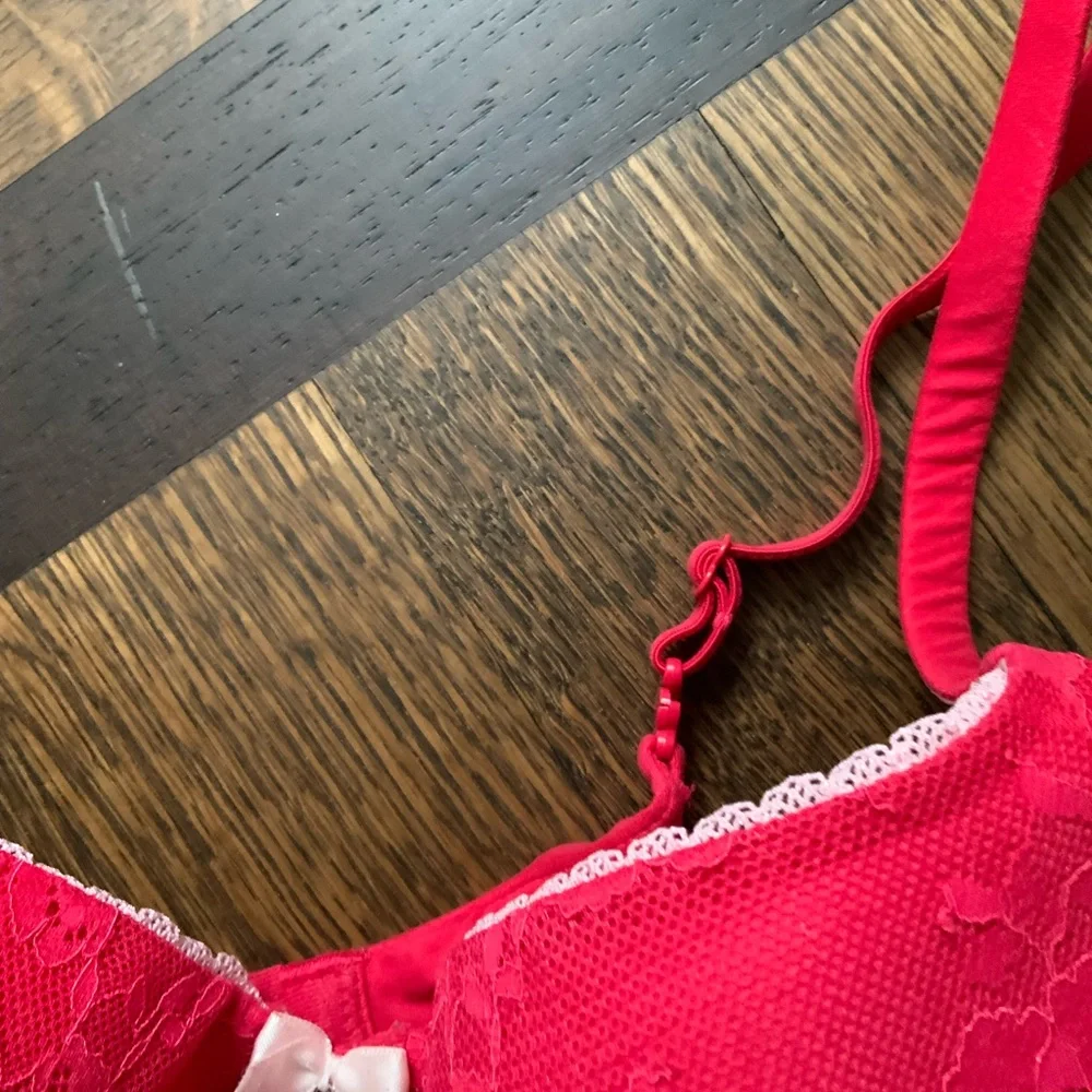VICTORIA’S SECRET Lined Perfect Coverage Red Lace Bra Women’s 34C Excellent Cond - Picture 10 of 11